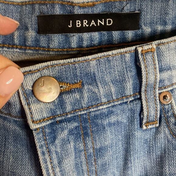 J Brand-Distressed Boyfriend Shorts-Euphoria- medium wash- Size 29 (US 8) - Picture 7 of 11